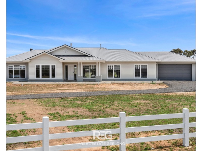 33 Harvest Court, Lethbridge VIC 3332