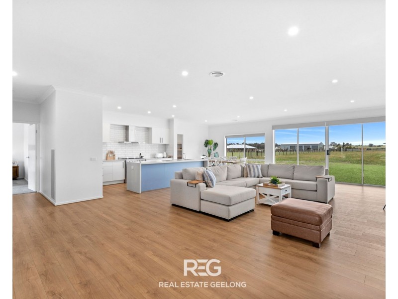 33 Harvest Court, Lethbridge VIC 3332