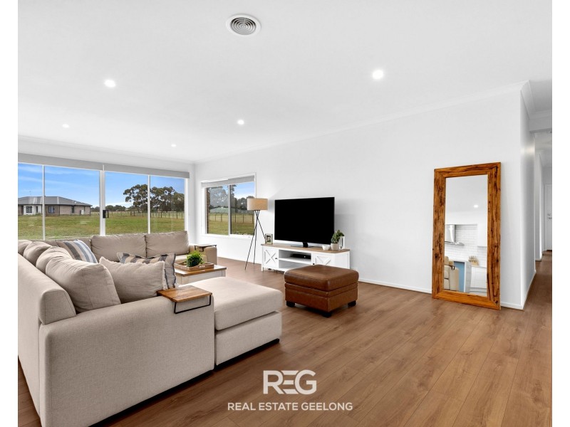 33 Harvest Court, Lethbridge VIC 3332