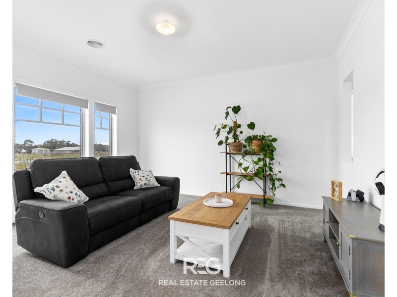 33 Harvest Court, Lethbridge VIC 3332