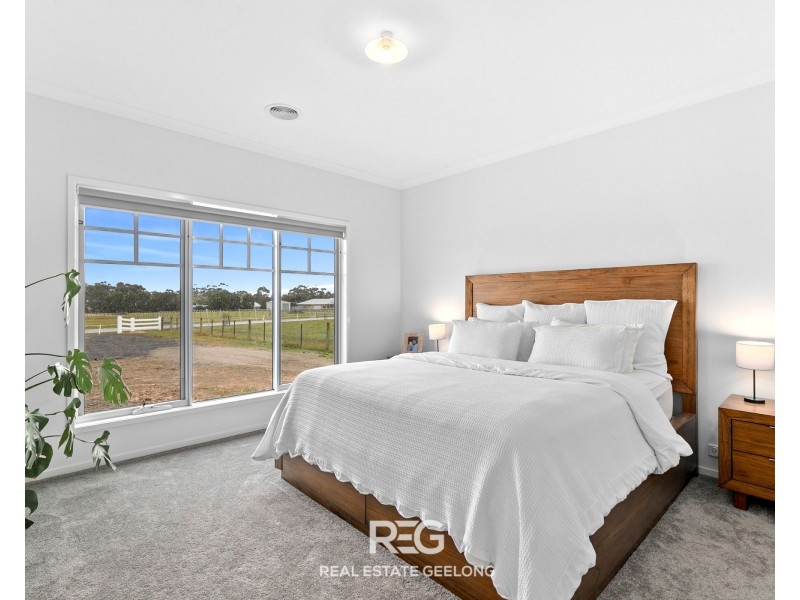 33 Harvest Court, Lethbridge VIC 3332