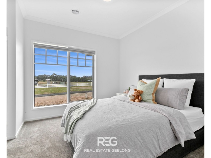 33 Harvest Court, Lethbridge VIC 3332