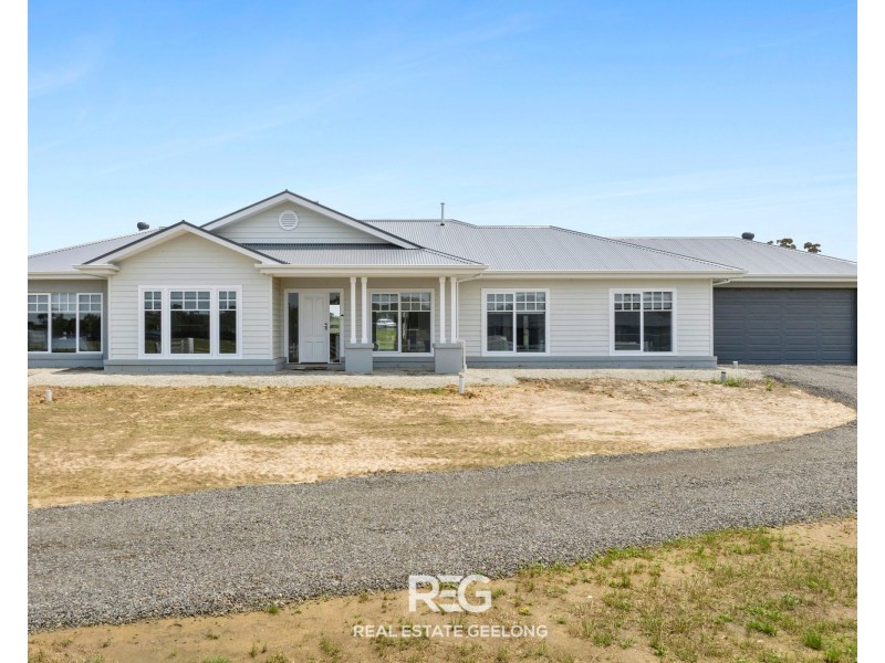 33 Harvest Court, Lethbridge VIC 3332