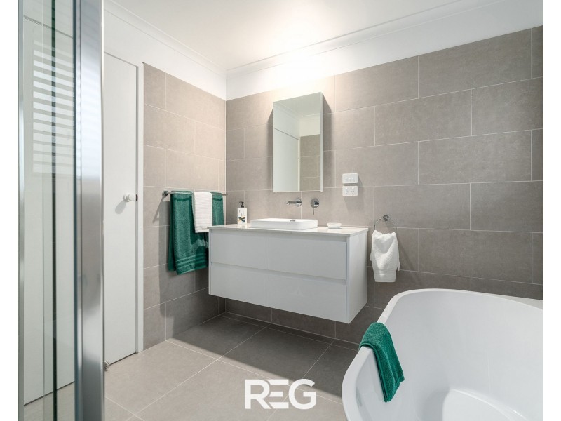 8 Birkenhead Drive, Grovedale VIC 3216