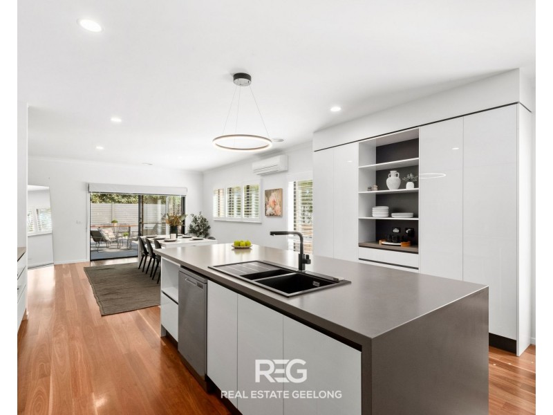 10 Montril Court, Highton VIC 3216