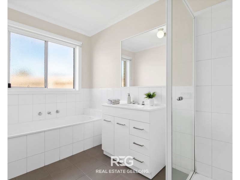 24 Hewat Drive, Highton VIC 3216