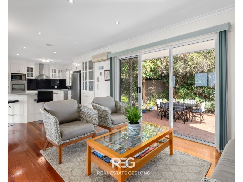 2 Teasdale Court, Highton VIC 3216