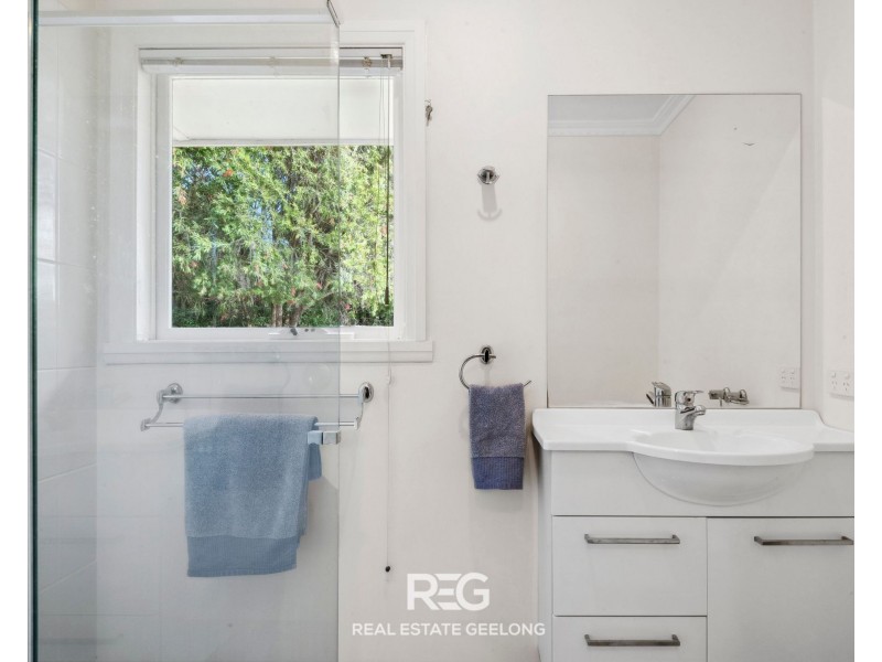 2 Teasdale Court, Highton VIC 3216