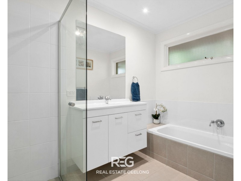 2 Teasdale Court, Highton VIC 3216