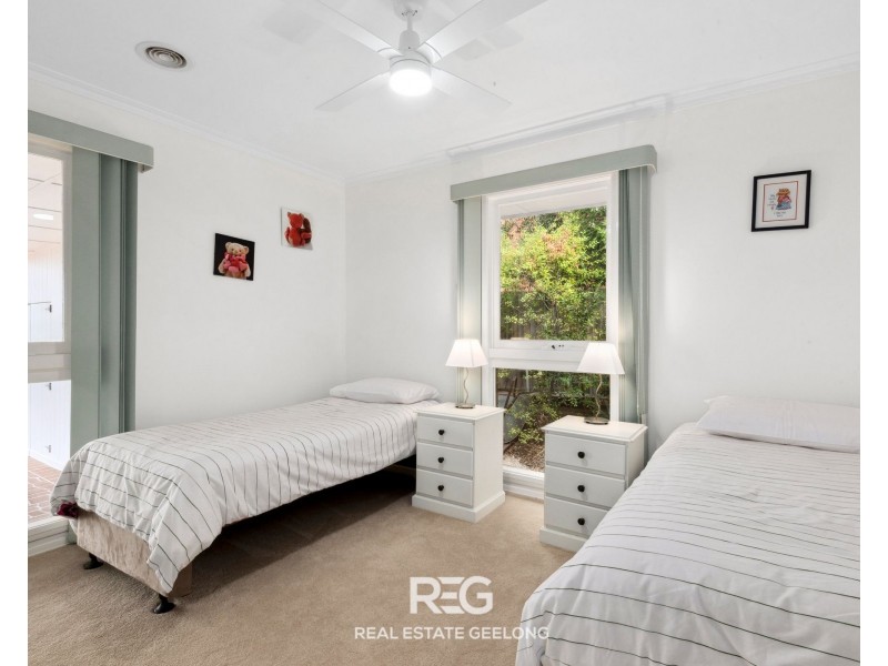 2 Teasdale Court, Highton VIC 3216