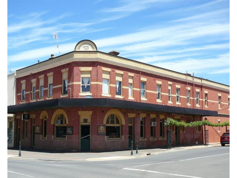 87 Napier Street, St Arnaud VIC 3478