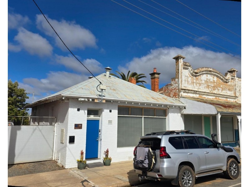 87 Napier Street, St Arnaud VIC 3478
