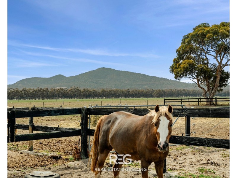 335 Peak School Road, Lara VIC 3212