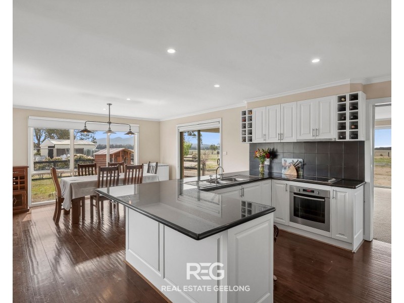 335 Peak School Road, Lara VIC 3212