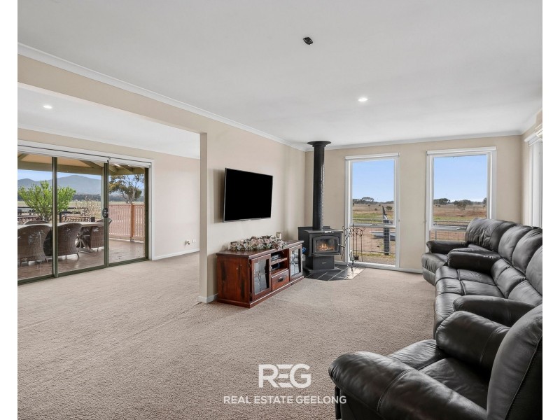 335 Peak School Road, Lara VIC 3212