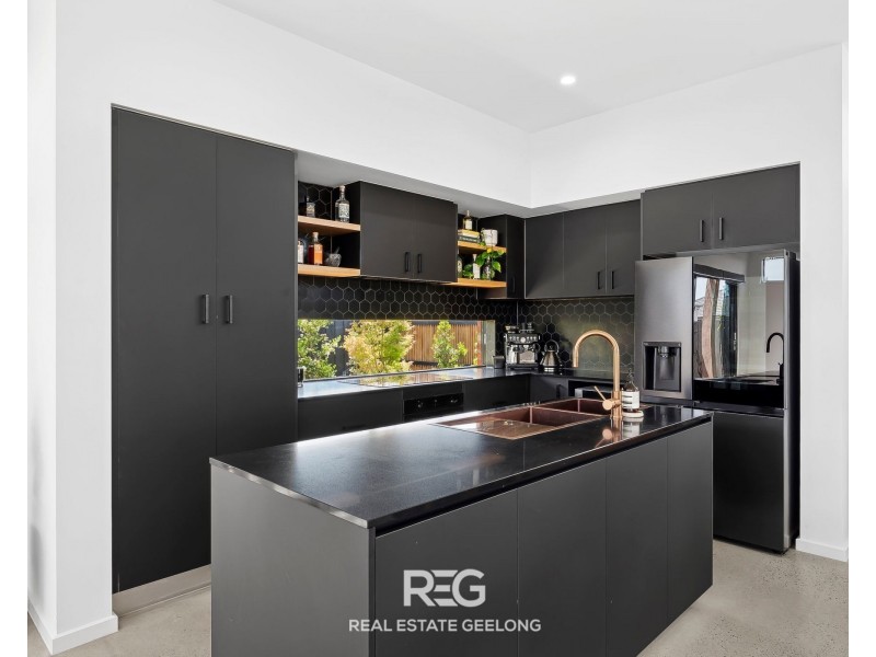 2 Gallant Road, St Leonards VIC 3223
