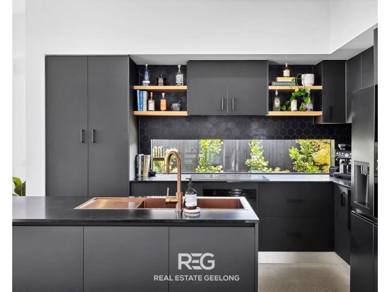 2 Gallant Road, St Leonards VIC 3223