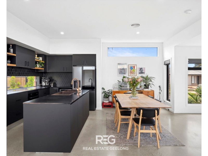 2 Gallant Road, St Leonards VIC 3223