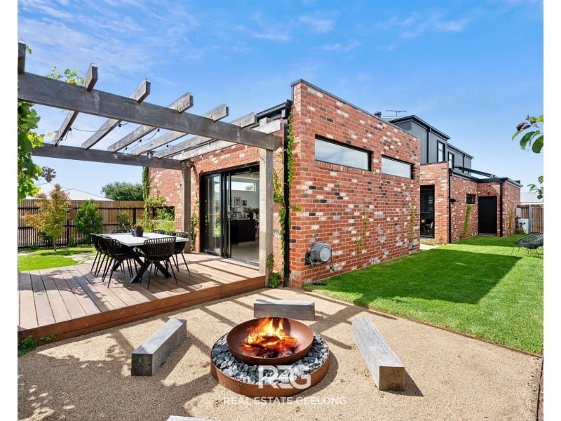 2 Gallant Road, St Leonards VIC 3223