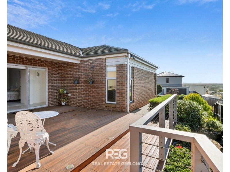 15 Clifford Street, Highton VIC 3216