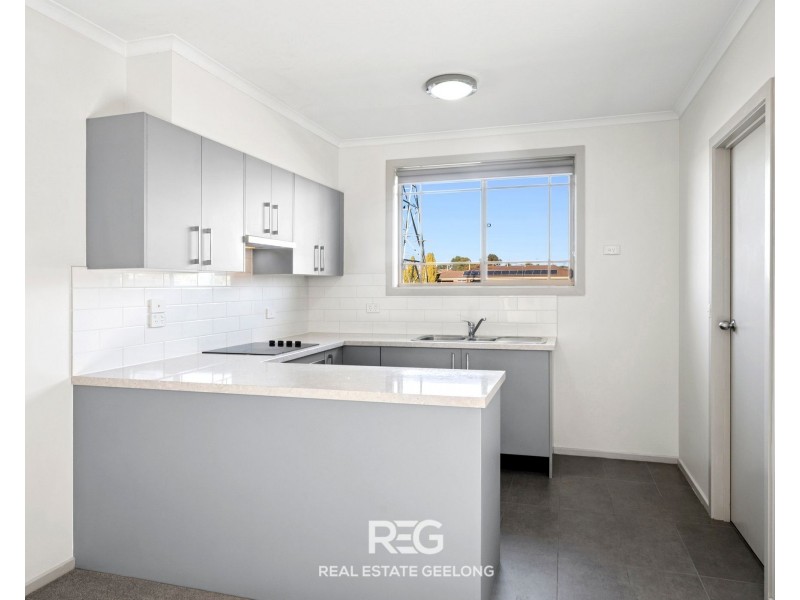 2/30 Burdoo Drive, Grovedale VIC 3216