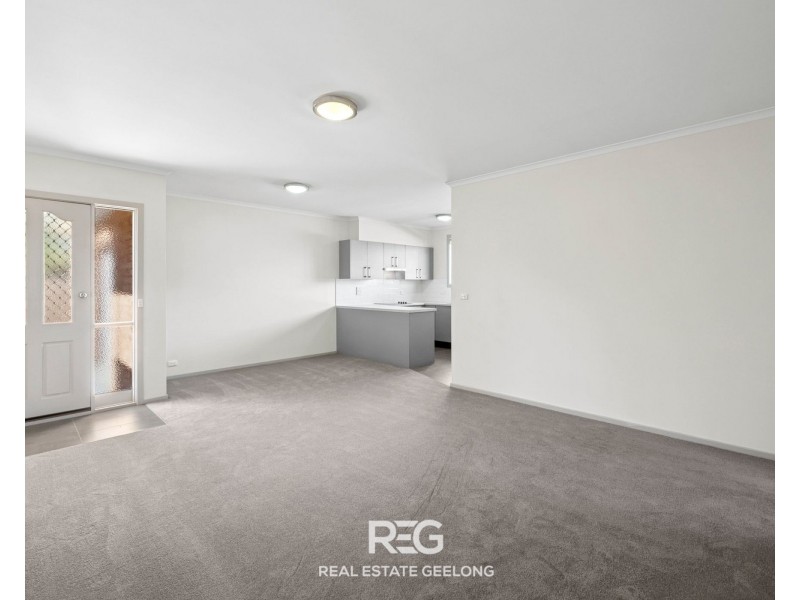 2/30 Burdoo Drive, Grovedale VIC 3216