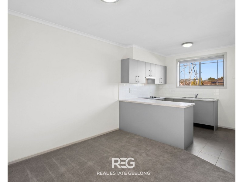 2/30 Burdoo Drive, Grovedale VIC 3216