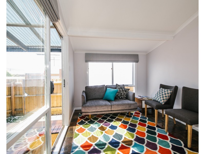 1/241 High Street, Belmont VIC 3216