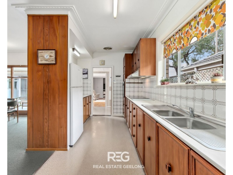 24 Cambra Road, Belmont VIC 3216