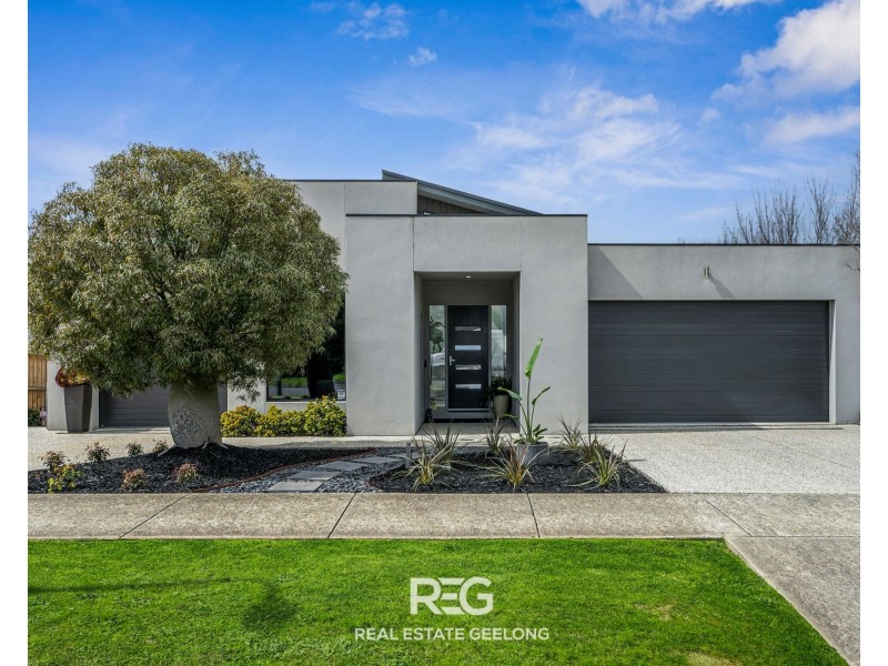 23 Highland Way, Highton VIC 3216