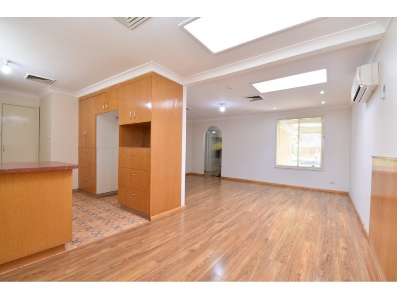 58 Tallagandra Drive, Quakers Hill NSW 2763