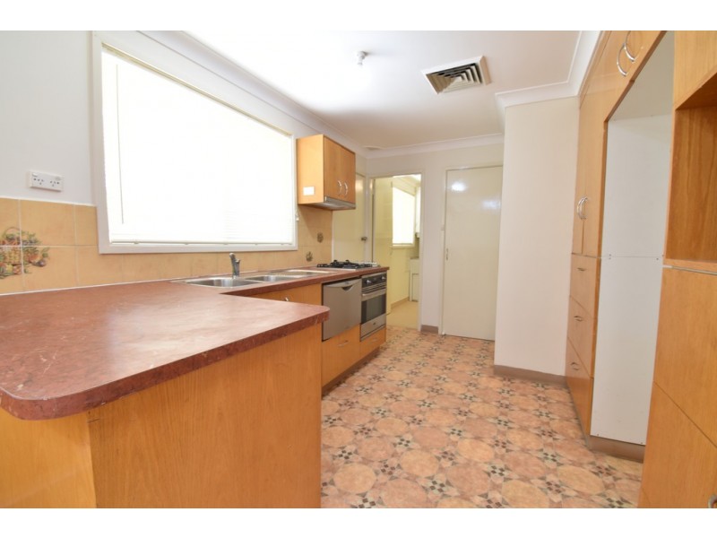 58 Tallagandra Drive, Quakers Hill NSW 2763