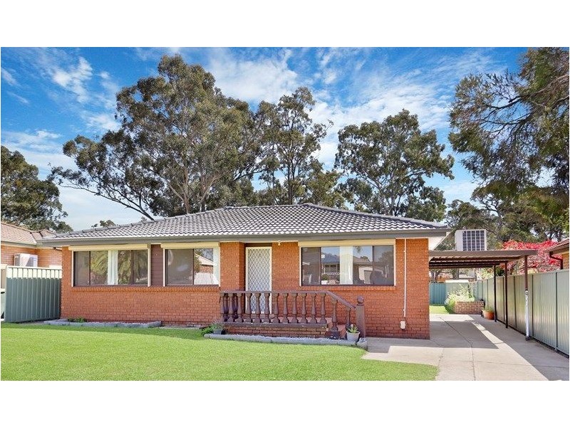 8 Hoyle Drive, Dean Park NSW 2761