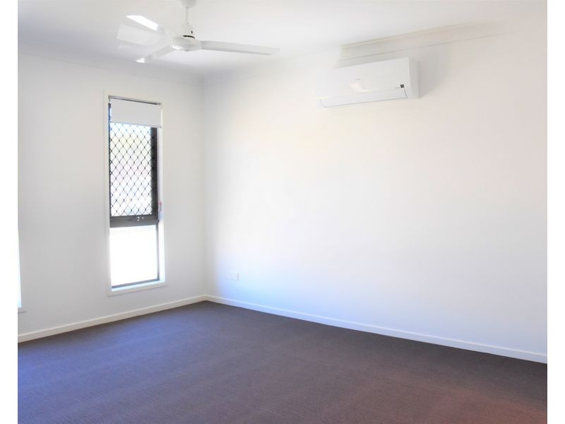 8 Sawyer Street, Spring Mountain QLD 4124