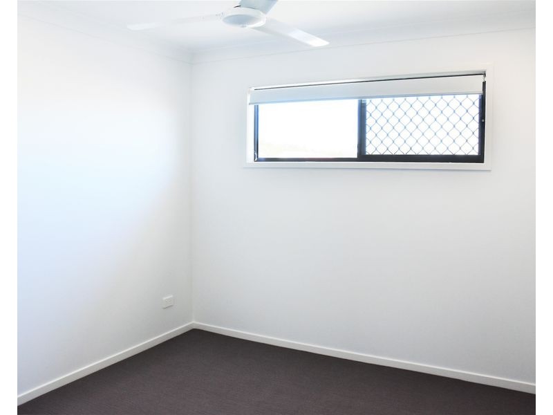 8 Sawyer Street, Spring Mountain QLD 4124