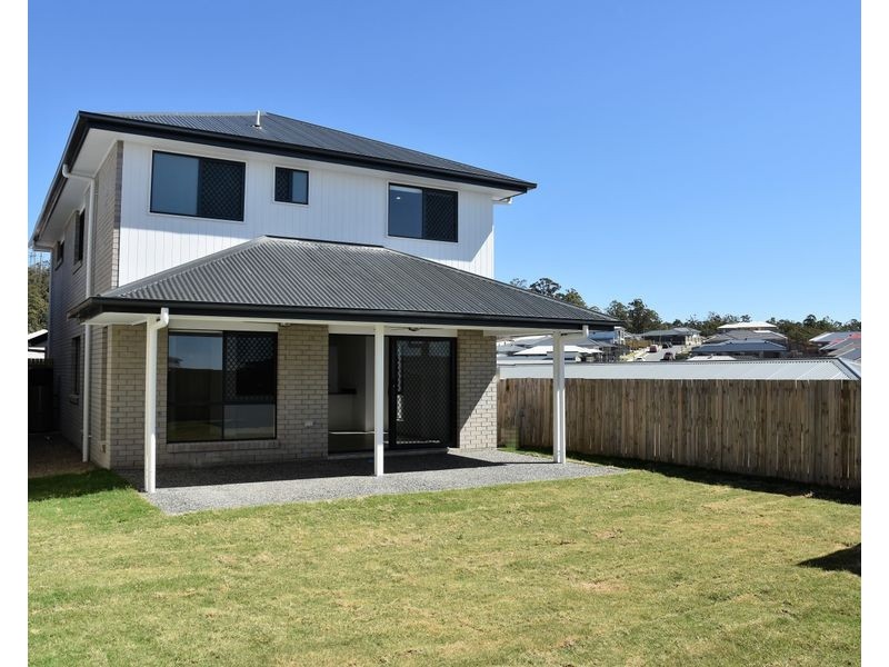 8 Sawyer Street, Spring Mountain QLD 4124