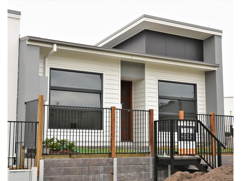 6 LIMMEN CRESCENT, South Ripley QLD 4306