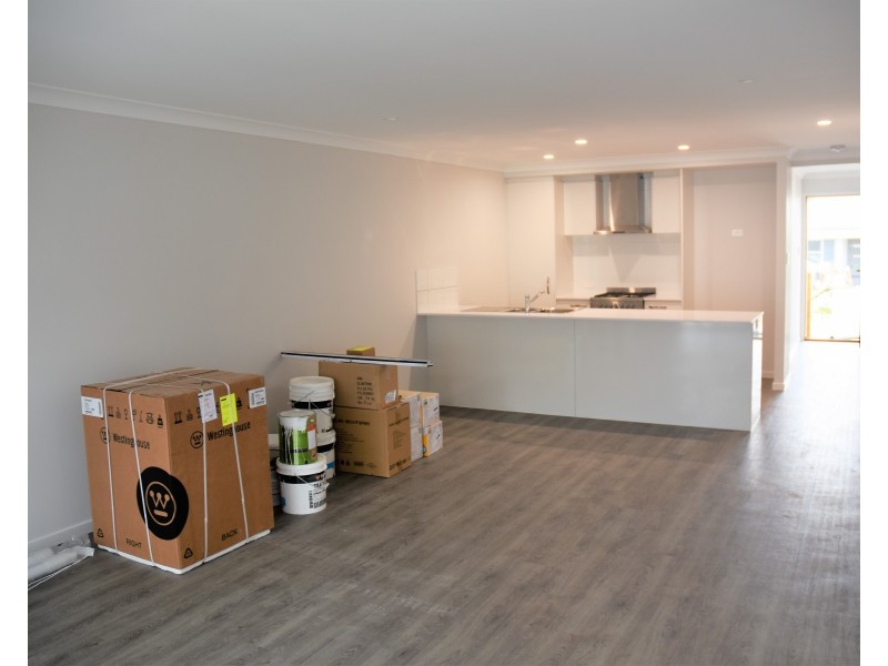 6 LIMMEN CRESCENT, South Ripley QLD 4306