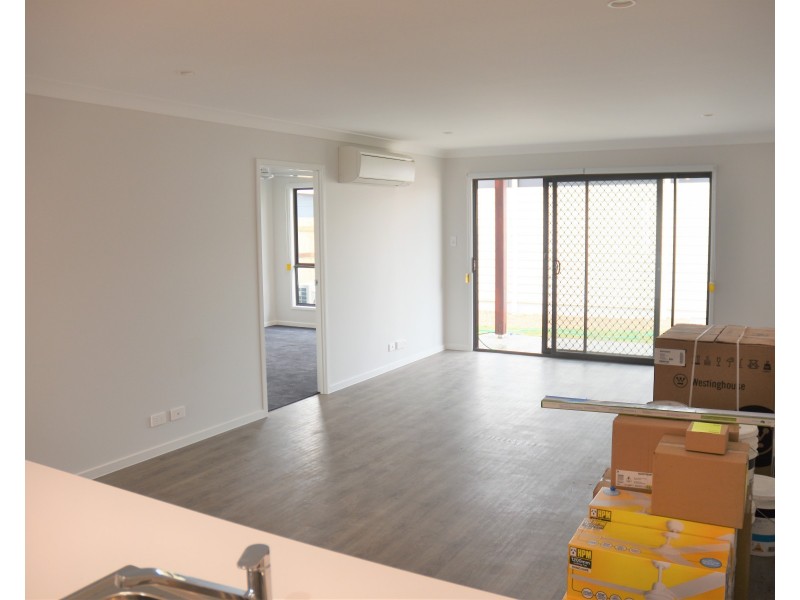 6 LIMMEN CRESCENT, South Ripley QLD 4306