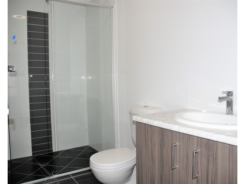 6 LIMMEN CRESCENT, South Ripley QLD 4306