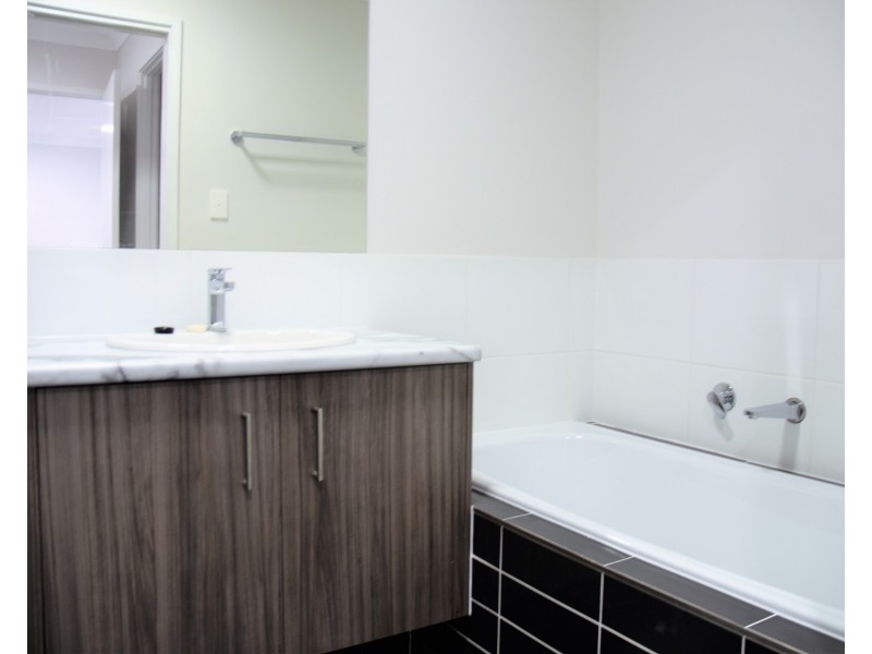 6 LIMMEN CRESCENT, South Ripley QLD 4306