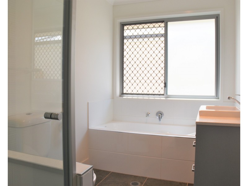 49 OXBOW CRESCENT, Lawnton QLD 4501