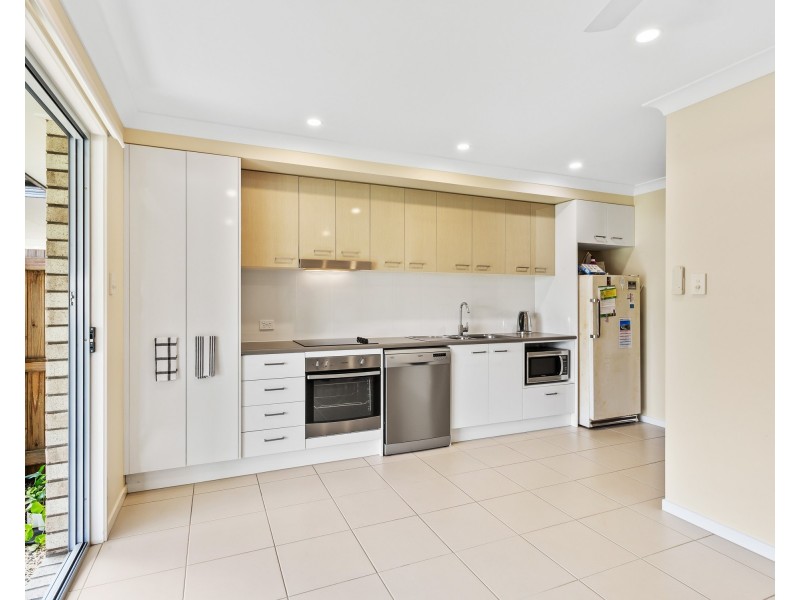 1/62 Benham avenue, Kallangur QLD 4503