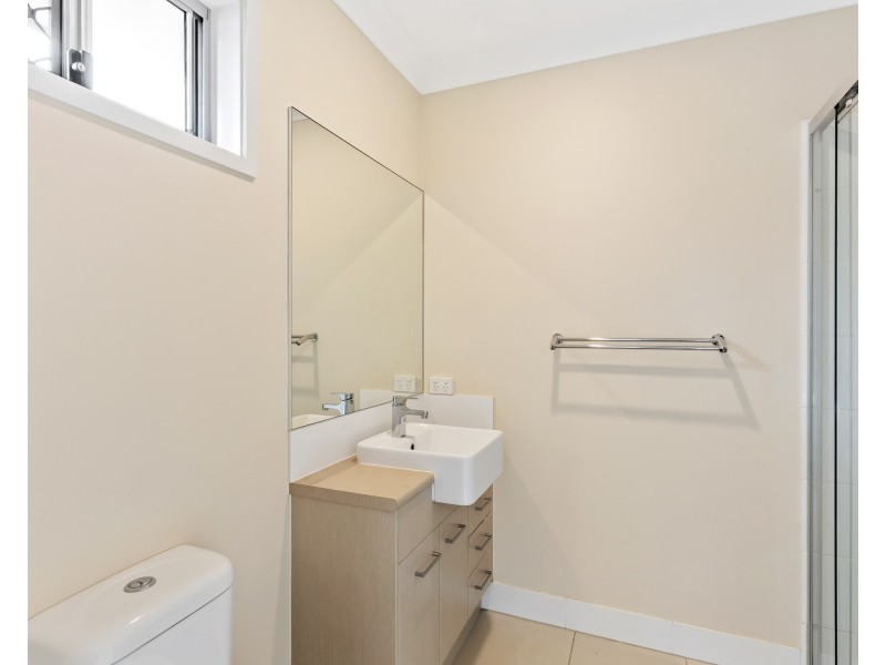 1/62 Benham avenue, Kallangur QLD 4503