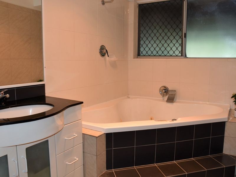 430 Old Logan Road, Camira QLD 4300