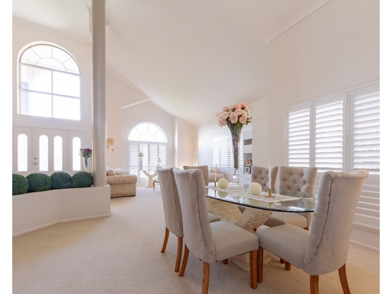22 CHESTNUT DRIVE, Flinders View QLD 4305