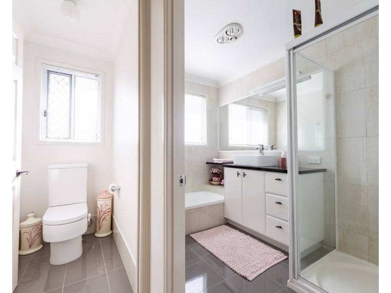 22 CHESTNUT DRIVE, Flinders View QLD 4305
