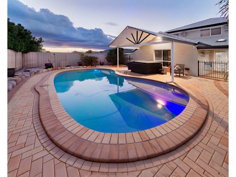 22 CHESTNUT DRIVE, Flinders View QLD 4305