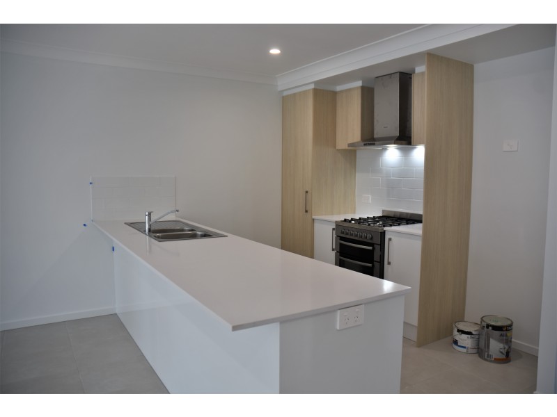 8 LIMMEN CRESCENT, South Ripley QLD 4306