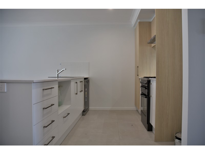 8 LIMMEN CRESCENT, South Ripley QLD 4306